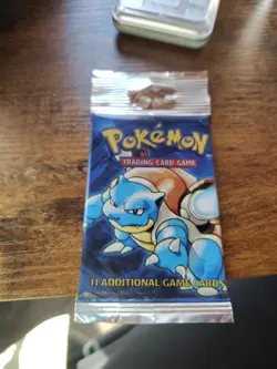 Pokemon Base Set 1999 Long Crimp Booster Pack Blastoise Art HEAVY 9781575306032 - Image 3