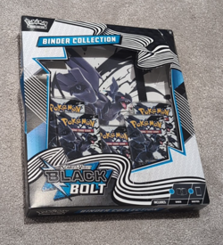 Pokemon TCG Scarlet & Violet Black Bolt Binder Collection & 5 Booster Packs Pack - Image 3