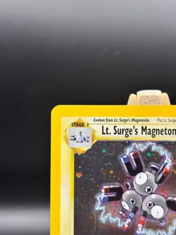 Lt. Surge's Magneton 8/132 Holo Gym Heroes Vintage Pokemon 2000 - MP/HP 8/132 - Image 3