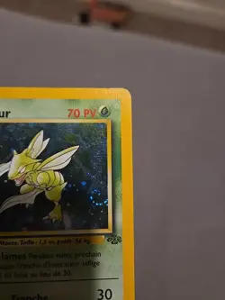 Pokemon TCG Scyther Jungle French Holo Unlimited with Swirl LP 1999 - Image 3