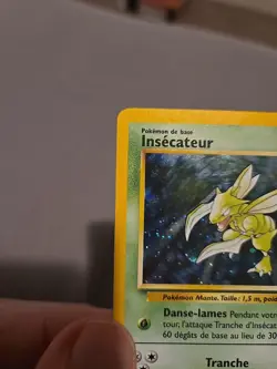 Pokemon TCG Scyther Jungle French Holo Unlimited with Swirl LP 1999 - Image 4