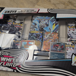 Pokemon Unova Black Bolt and White Flare Heavy Hitters Premium Collection - Image 3