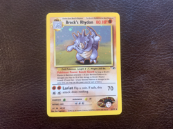 Brock’s Rhydon 002/132 - Holo - Gym Heroes - WOTC 2000 - Pokemon card Vintage - Image 1