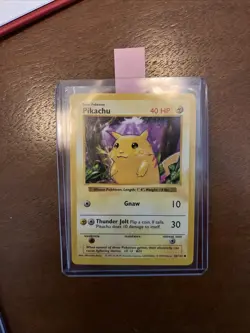 Pikachu (Yellow Cheeks) 58/102 Shadowless Pokemon Base Set Card - Image 1