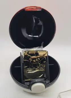 1999 NINTENDO POKEMON PIKACHU 23K GOLD PLATED TRADING CARD AND BALL - Image 1