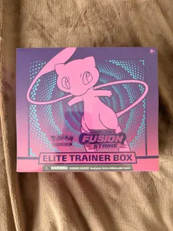 Pokemon TCG Sword & Shield Fusion Strike Elite Trainer Box ETB - Image 1