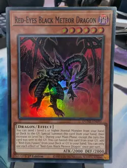 YuGiOh! Red-Eyes Black Meteor Dragon DUNE-EN095 Super Rare 1st Ed - Image 1