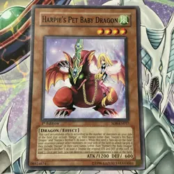 Harpie's Pet Baby Dragon - SD8-EN017 - Common - 1st Edition LP - Image 1