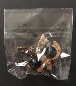 Eevee Pin Badge Pokemon Metal 2021 Evolving Skies Centre ETB Elite Trainer NEW - Image 2