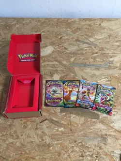 Pokemon: 4 Booster Bundle Vivid voltage, Darkness Ablaze, Paradox Rift, Scarlett - Image 2