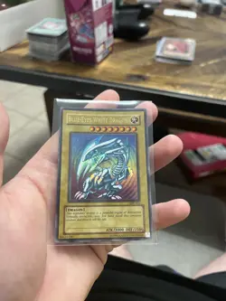 Blue-Eyes White Dragon Ultra Rare SDK-001 Lightly Played - Image 2