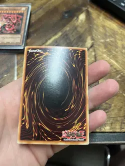Blue-Eyes White Dragon Ultra Rare SDK-001 Lightly Played - Image 4