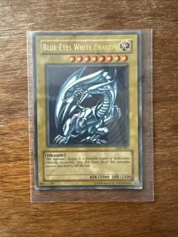 YuGiOh Blue-Eyes White Dragon SDK-001 Ultra Rare Unlim MP - Image 1