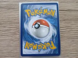 carte Pokemon SWSH143 Pikachu V Promo 25 Ans Celebration + VMAX SWSH062 - Image 2
