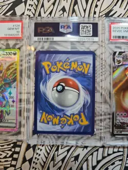 2025 POKEMON DRI EN-ILLUSTRATION RARE 199 TEAM ROCKET'S WEEZING PSA 9 MINT (518) - Image 2