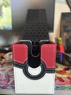 Ultra Pro Pokeball Deck Box - Image 5