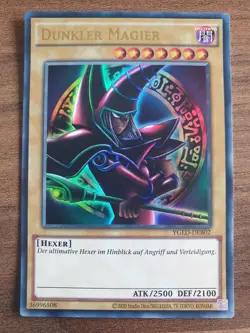 Yu-Gi-Oh! YGLD-DEB02 Dunkler Magier Ultra Rare NM - Image 1