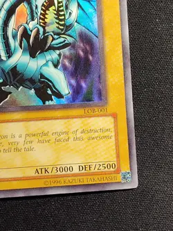 Blue Eyes White Dragon LOB-001 Ultra Rare Vintage Yu-Gi-Oh Card Played LP - Image 4