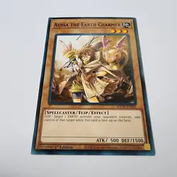 Aussa the Earth Charmer - SDCH-EN001 - NM - 1st Ed - Common - Yugioh - Image 2