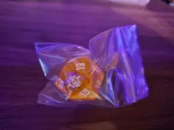 MTG The Lost Caverns of Ixalan Gift Bundle 20-Sided Spindown Amber Die D20 - Image 1