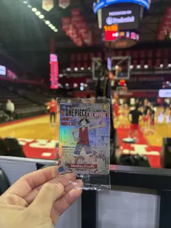 One Piece Monkey D. Luffy US Voyage College Basketball Card Rutgers 1/23 IN HAND - Image 1