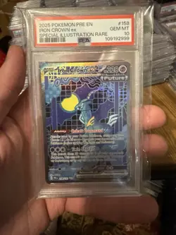 2025 POKEMON PRE EN PRISMATIC EVOLUTIONS 158 IRON CROWN EX PSA 10 - Image 1