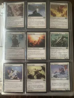 Binder of Magic The Gathering MTG Cards Collectible Card Game 2009 Bulk Lot #5 - Image 1