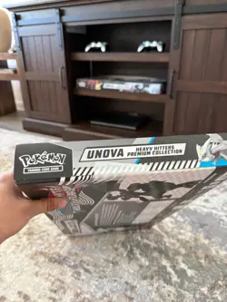 Pokemon TCG: Pokemon Unova Heavy Hitters Premium Collection (Costco Exclusive) - Image 3