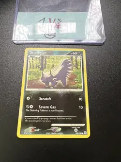 STUNKY 102/130 Reverse HOLO NM Diamond & Pearl 2007 Vintage ✨1 DAY SHIP! Pokemon - Image 1