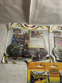 Pokemon Blister Bundle Astral Radiance Blisters and 3 Bird Blister (8 Packs) - Image 3