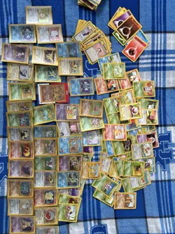 Lot of 36 Holos + Pokemon Cards - Charizard Blastoise Venusaur Vintage Fossil - Image 2