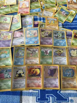 Lot of 36 Holos + Pokemon Cards - Charizard Blastoise Venusaur Vintage Fossil - Image 5