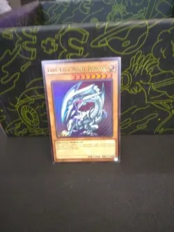 Yu-Gi-Oh! TCG Blue-Eyes White Dragon Legendary Collection Kaiba LCKC-EN001 - Image 1