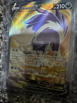 Skuntank V - 180/195 - Pokemon Silver Tempest Sword & Shield Full Art Card NM - Image 2