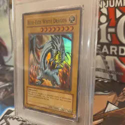 2004 Yu-Gi-Oh! Blue-Eyes White Dragon SKE-001 PSA 9 Starter Deck Kaiba Evolution - Image 3