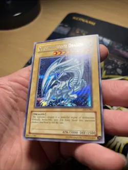 Yu-Gi-Oh! Blue-Eyes White Dragon (MP) DDS-001 + Dark Magician DDS-002 (DMG) Lot - Image 4