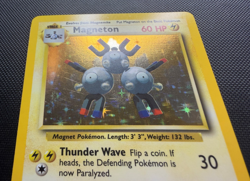 Pokemon TCG Magneton 9/102 1999 Base Set Holo Unlimited Rare LP - Image 2