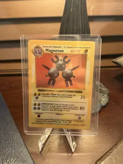 Pokemon Magneton Base Set Holo Rare 60 HP English Card 9/102 SHADOWLESS - Image 1