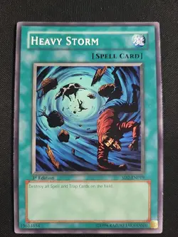 YuGiOh - Heavy Storm - SD2-EN019 - Common 1st Edition Lp - Image 1