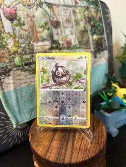 Pokemon TCG - Starly (Reverse Holo) - Brilliant Stars - 117/172 - Common - Image 1