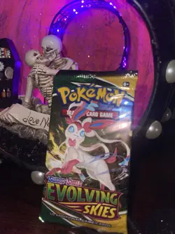 Evolving Skies Pack Sword & Shield Pokemon Brand New/Sealed Booster Pack - Image 1