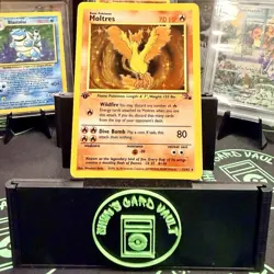 Moltres 12/62 1st Edition Fossil Holo Pokemon Card - Image 1