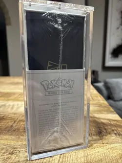 Charizard Ultra Premium Collection Box (UPCs) Pokemon TCG NEW. SEALED in acrylic - Image 3
