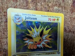 Pokemon Jolteon TCG Jungle 4/64 Holo 1st Edition - FLAT, NO CURVE - Image 3