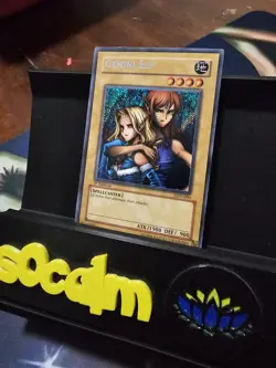 Yugioh Gemini Elf LON-000 Labyrinth of Nightmare 1st Edition Lightly Played - Image 1