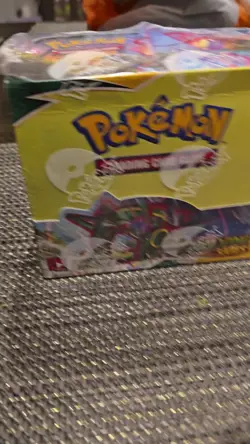 Pokemon TCG Sword & Shield EVOLVING SKIES Booster Box Factory Sealed 36 Packs - Image 2