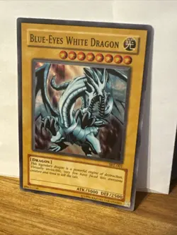 Yu-Gi-Oh! SUPER RARE HOLO CARD BLUE-EYES WHITE DRAGON SKE-001 NM - Image 1