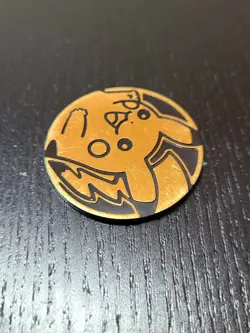 Pikachu 'Waving' with Gold Holofoil Promo Coin - Pokemon TCG - Image 3