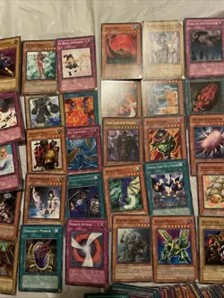 HUGE Sale Yu-gi-oh lot of cards! - Image 3