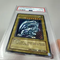 Yu-Gi-Oh! 2002 Blue-Eyes White Dragon SDK-001 Ultra Rare PSA 6 EX-MT - Image 4